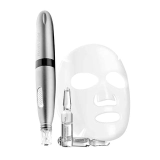 Entdecken Sie mit FeatherTouch™ grün die Zukunft der Hautpflege. Dieses Hightech-Beauty-Tool nutzt nadelfreie Nano-Technologie, um hochwirksame Wirkstoffe tief in die Haut nanoporieren.